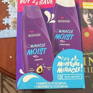 Aussie Miracle Moist Shampoo and Conditioner Set